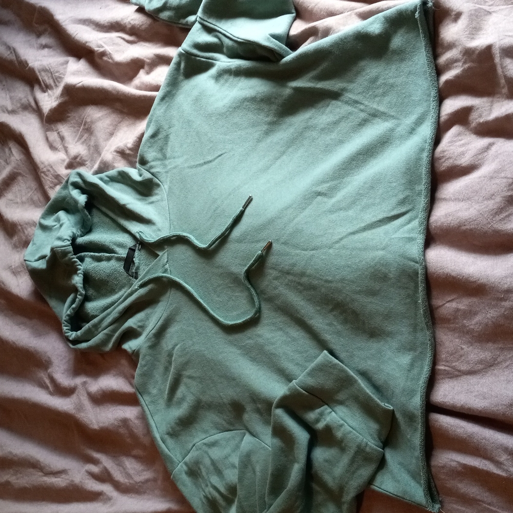 SHEIN CROPPED HOODIE